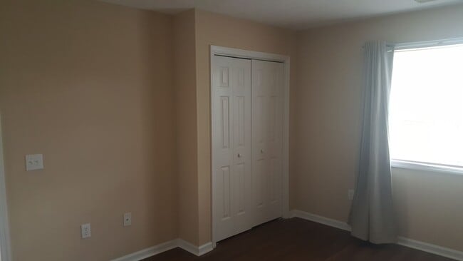 Building Photo - 589 Blue River Ct
