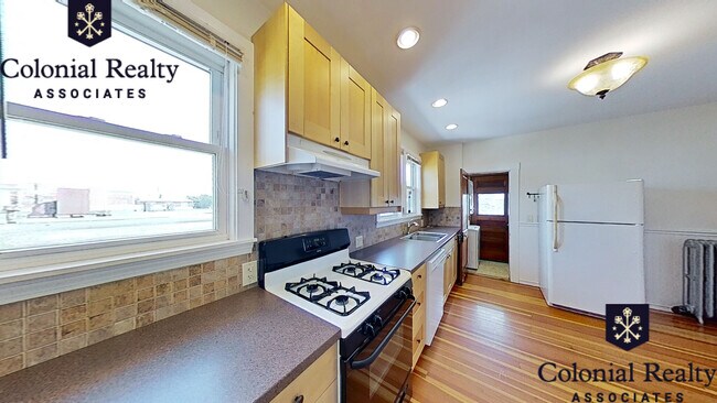 Building Photo - 432 Watertown St