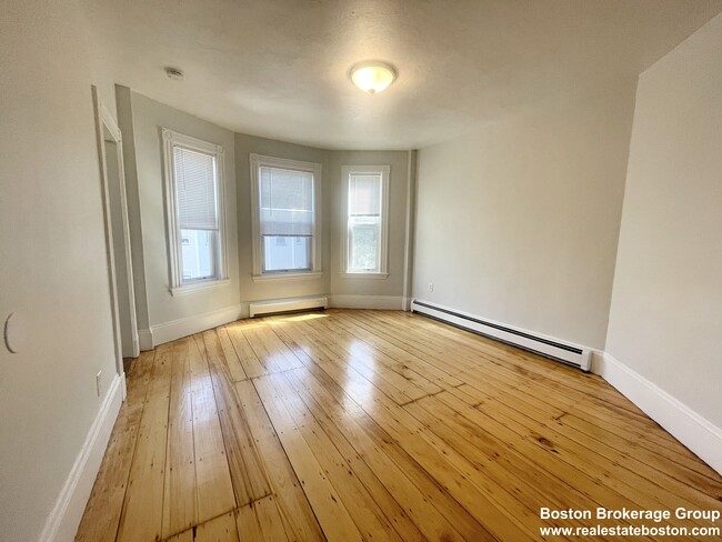 Photo - 22 Howell St. #3 Dorchester House
