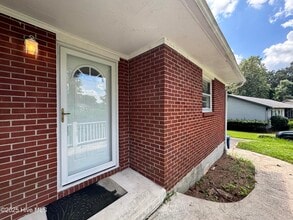 Building Photo - 218 Edgewood Dr