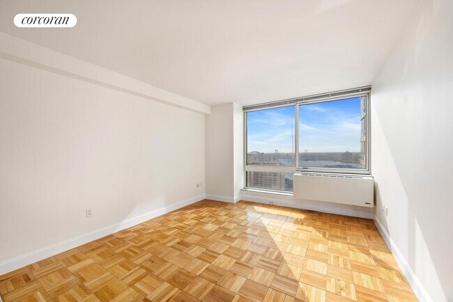Foto del edificio - 217 E 96th St