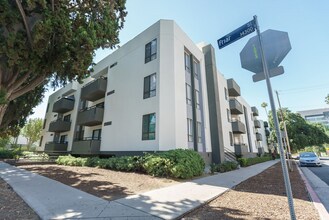 Building Photo - 6310 Sylmar Ave