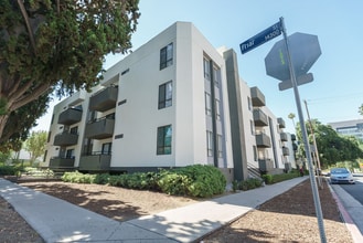 Building Photo - 6310 Sylmar Ave