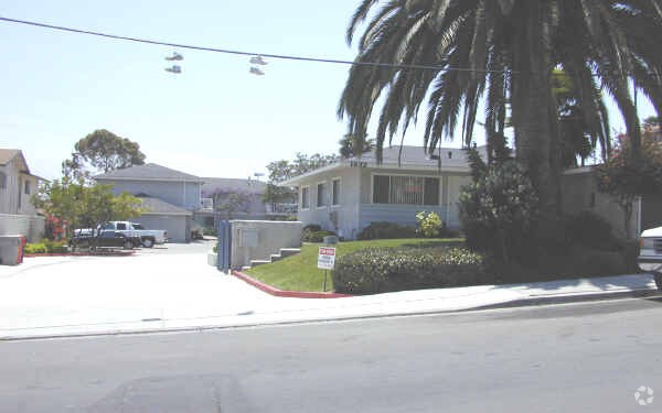 Foto del edificio - 1932-1934 West Dr