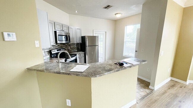 Building Photo - 18022 Villa Creek Dr