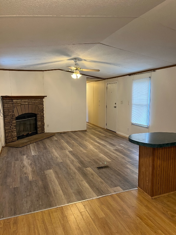 Building Photo - 164 Lynn Dr