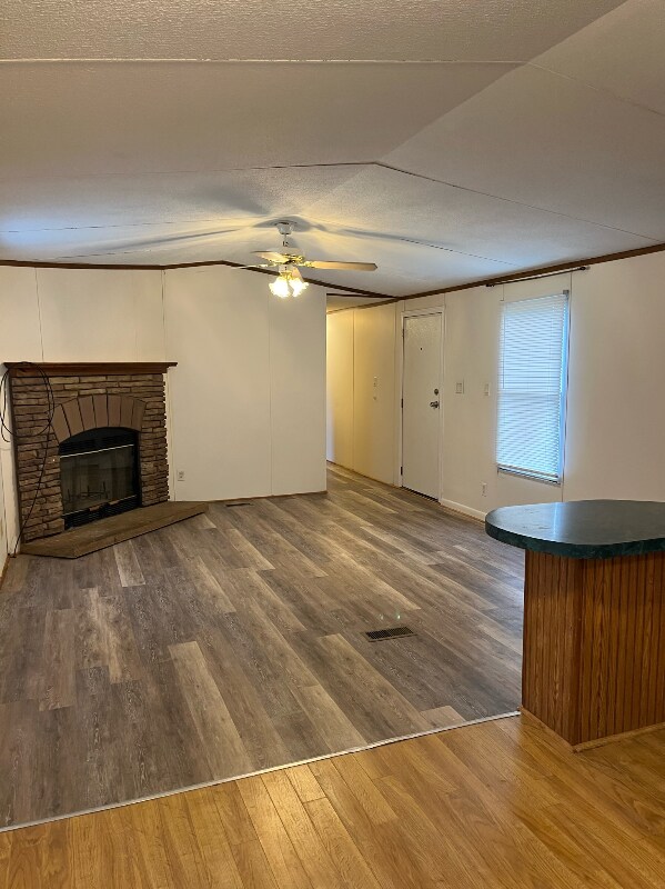 Foto del edificio - 164 Lynn Dr