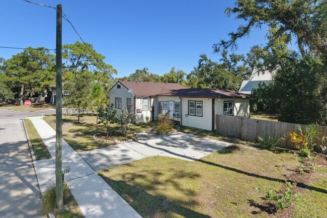 Foto del edificio - 1919 12th Ave W