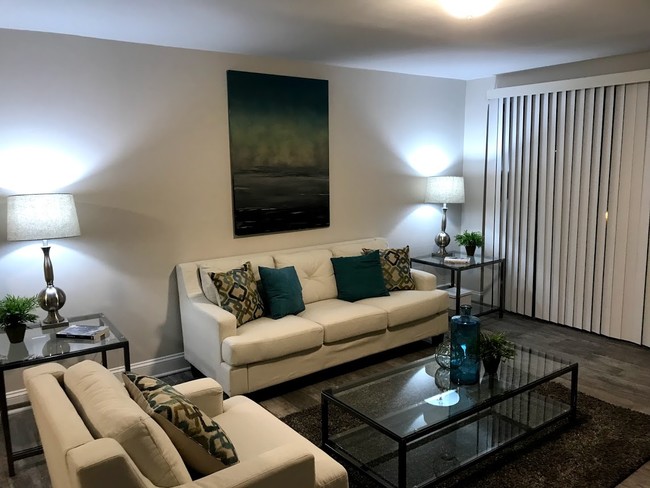 Foto del edificio - 3936 N Narragansett Ave
