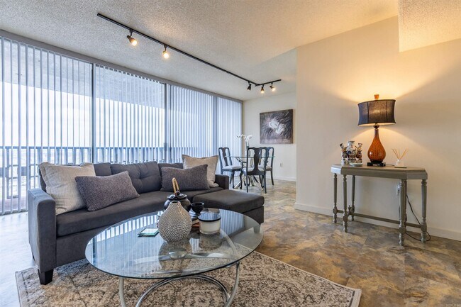 Foto del edificio - 700 E 9th St