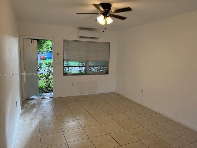 Foto del edificio - 8885 NE 8th Ct