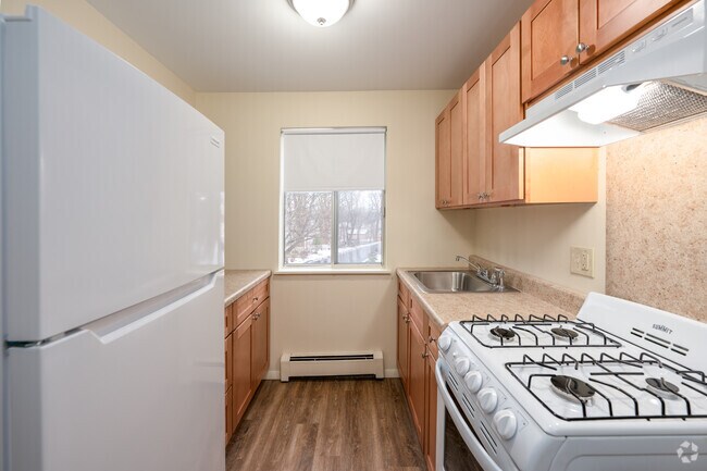 1BR, 1BA - 800SF - Cocina - East Bay Apartments