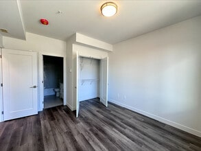 Building Photo - 660 Beach Rd