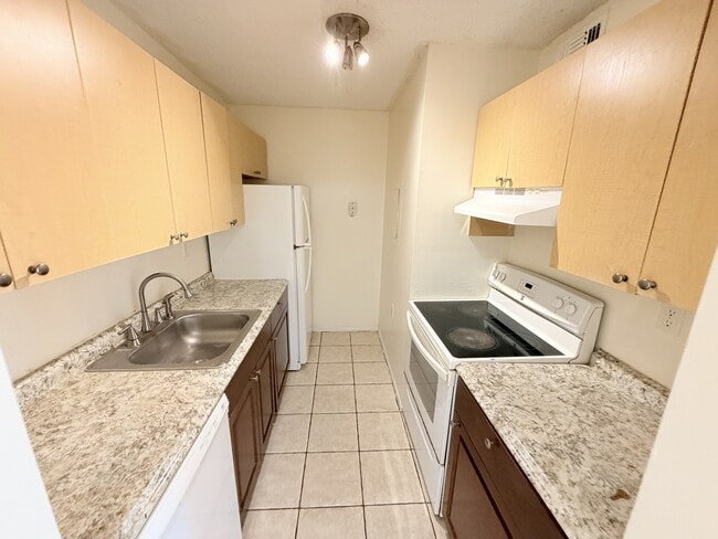 Photo - 206 Benoist Farms Rd Townhome