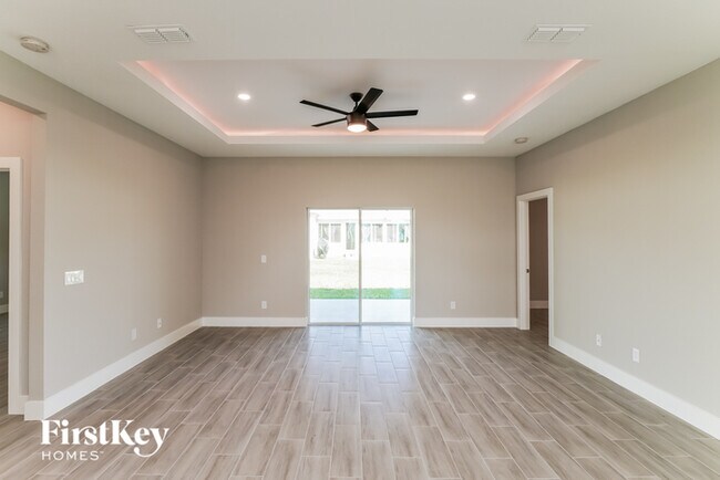 Building Photo - 1666 Redfin Dr