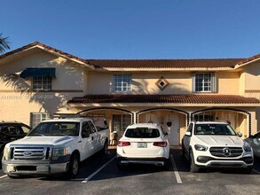 Building Photo - 10017 W Okeechobee Rd