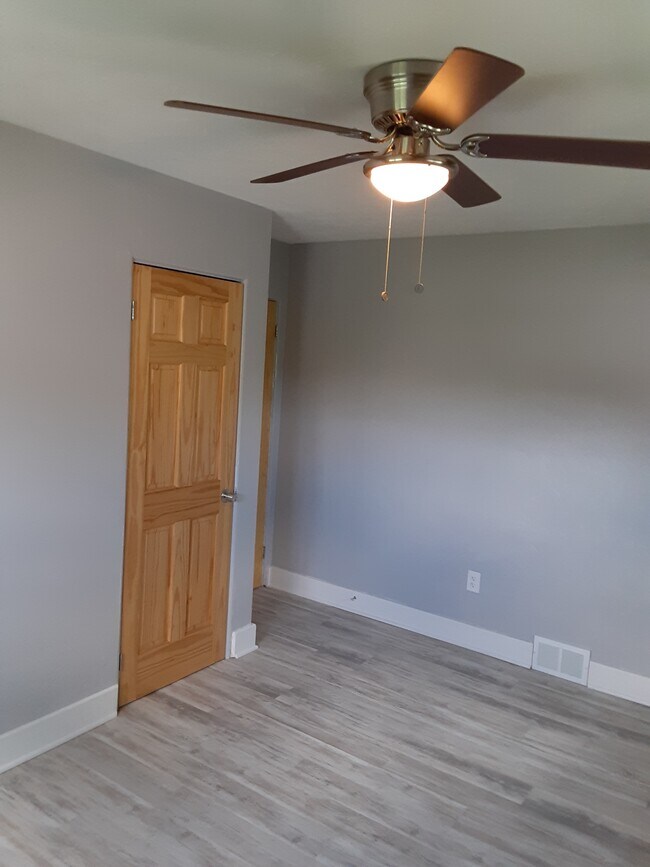 Dormitorio 2 - 230 Langley Ave