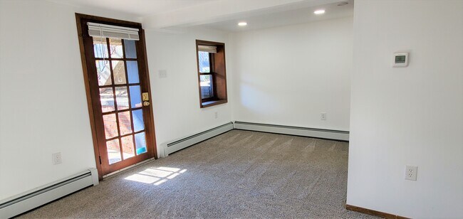 Foto del edificio - 912 Independence Ave SE