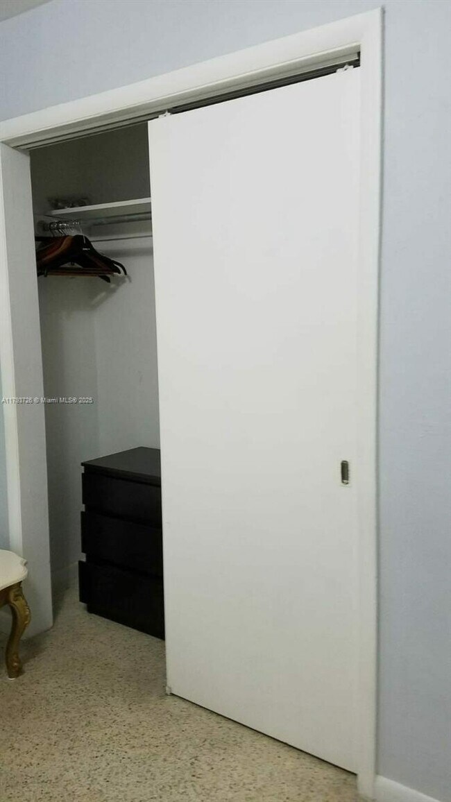 Foto del edificio - 1027 SW 4th Ave