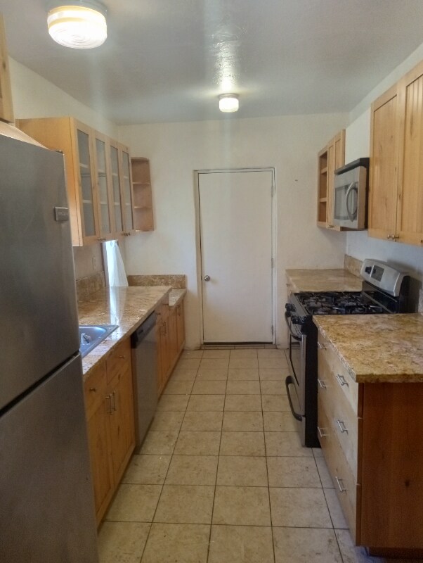 Foto del edificio - 433 E 23rd St