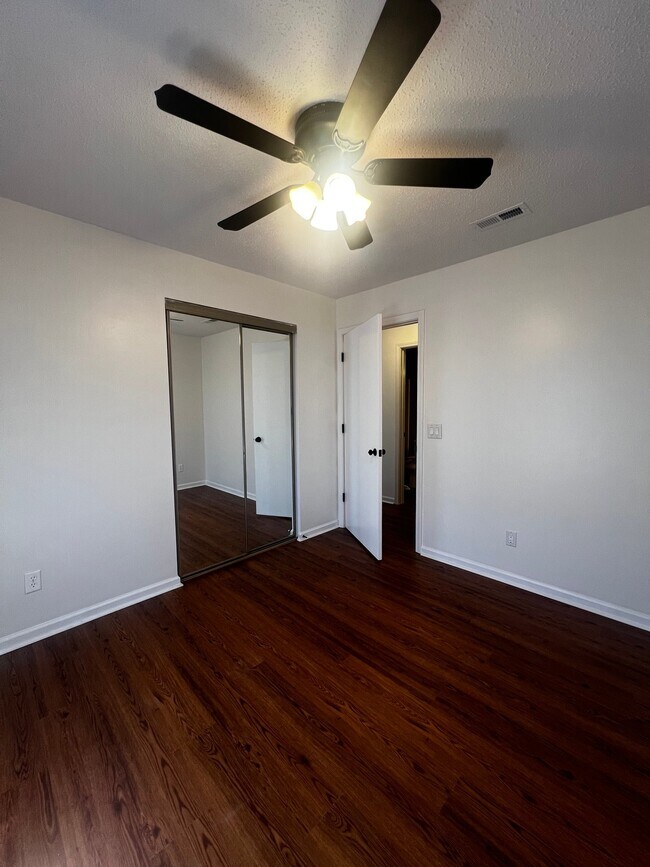 Foto del edificio - 1110 3rd Loop Rd