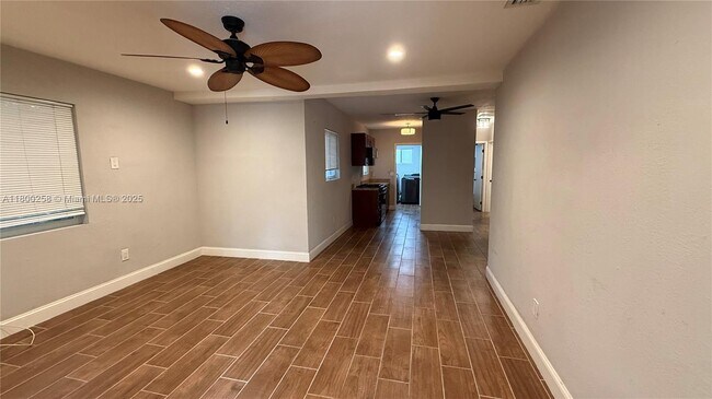 Foto del edificio - 5830 NW 7th Ct