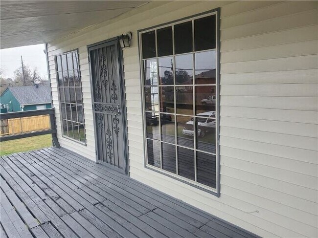 Building Photo - 8002 Trapier Ave