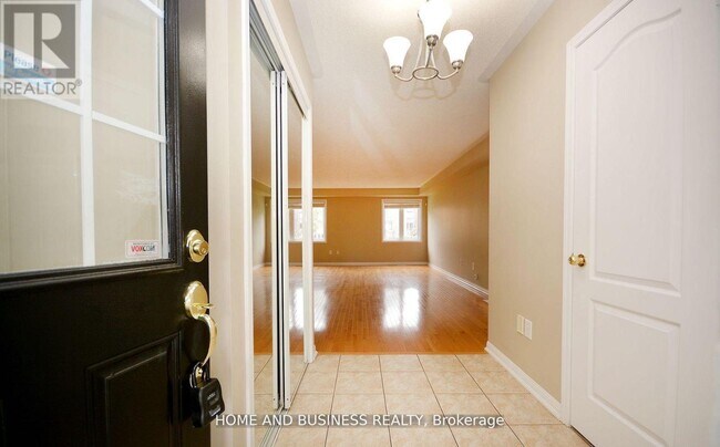 Photo du bâtiment - 613 Armstrong Blvd