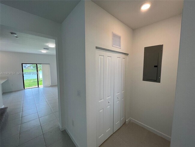 Foto del edificio - 9960 SW 228th Terrace