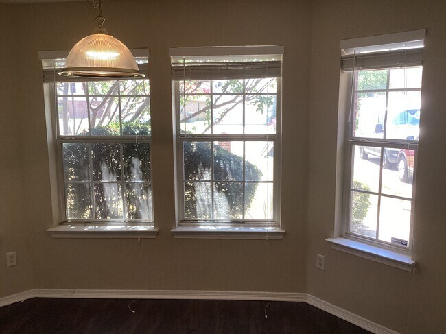 Building Photo - 2545 Big Spring Dr