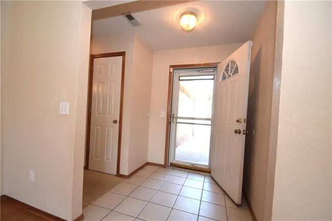 Foto del edificio - 1500 SE 21st St
