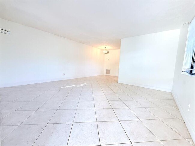 Foto del edificio - 141 NW 27th Terrace