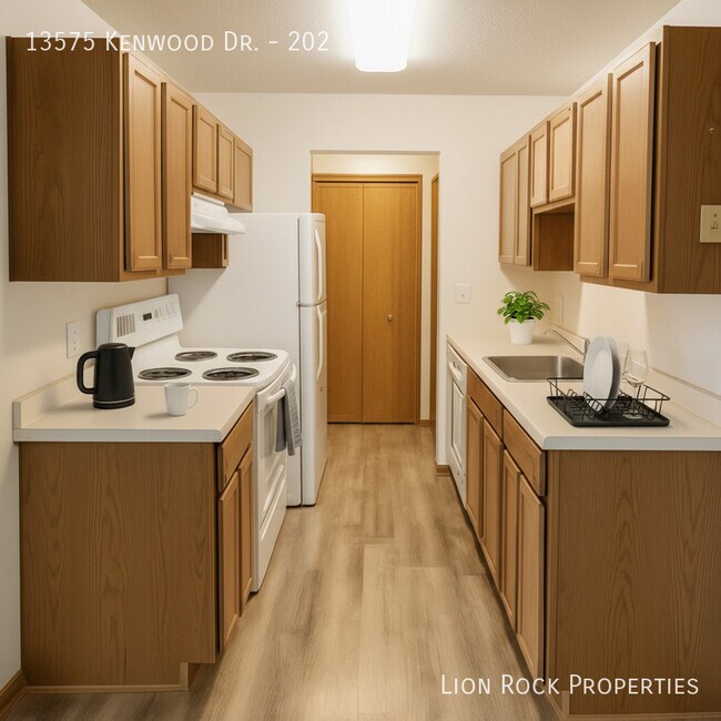 Foto del edificio - 13575 Kenwood Dr N