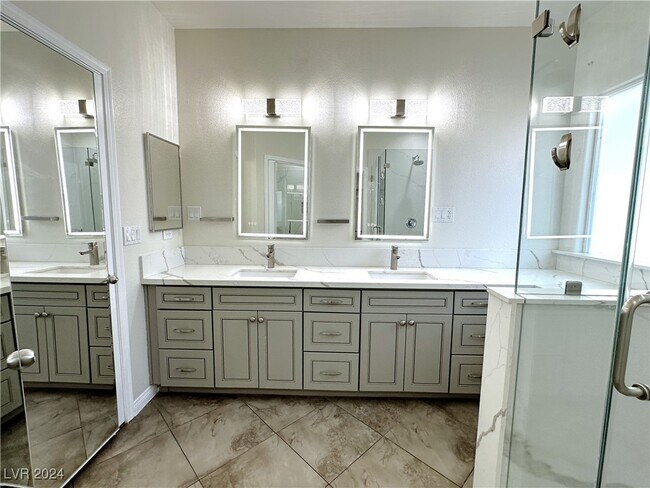 Building Photo - 2763 Lochleven Way