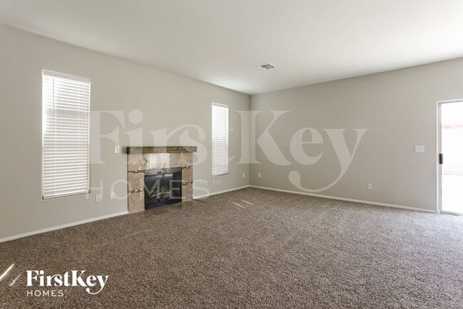 Building Photo - 5917 Royal Castle Ln