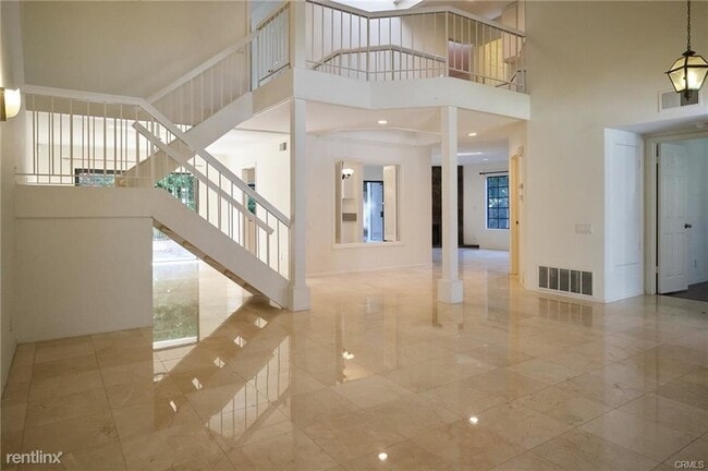 Building Photo - 3 br, 2.5 bath Townhome - 20 Thunder Trl # 23