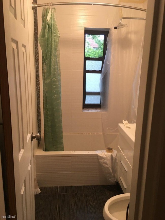 Building Photo - 1 br, 1 bath Apartment - 262 Bay 17th St