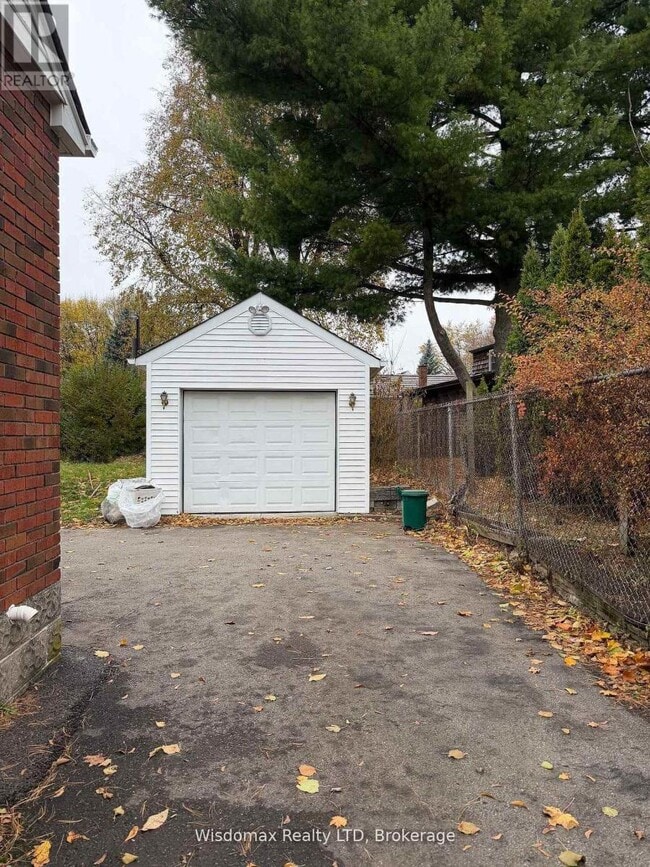 Building Photo - 6481 Erwin Crescent