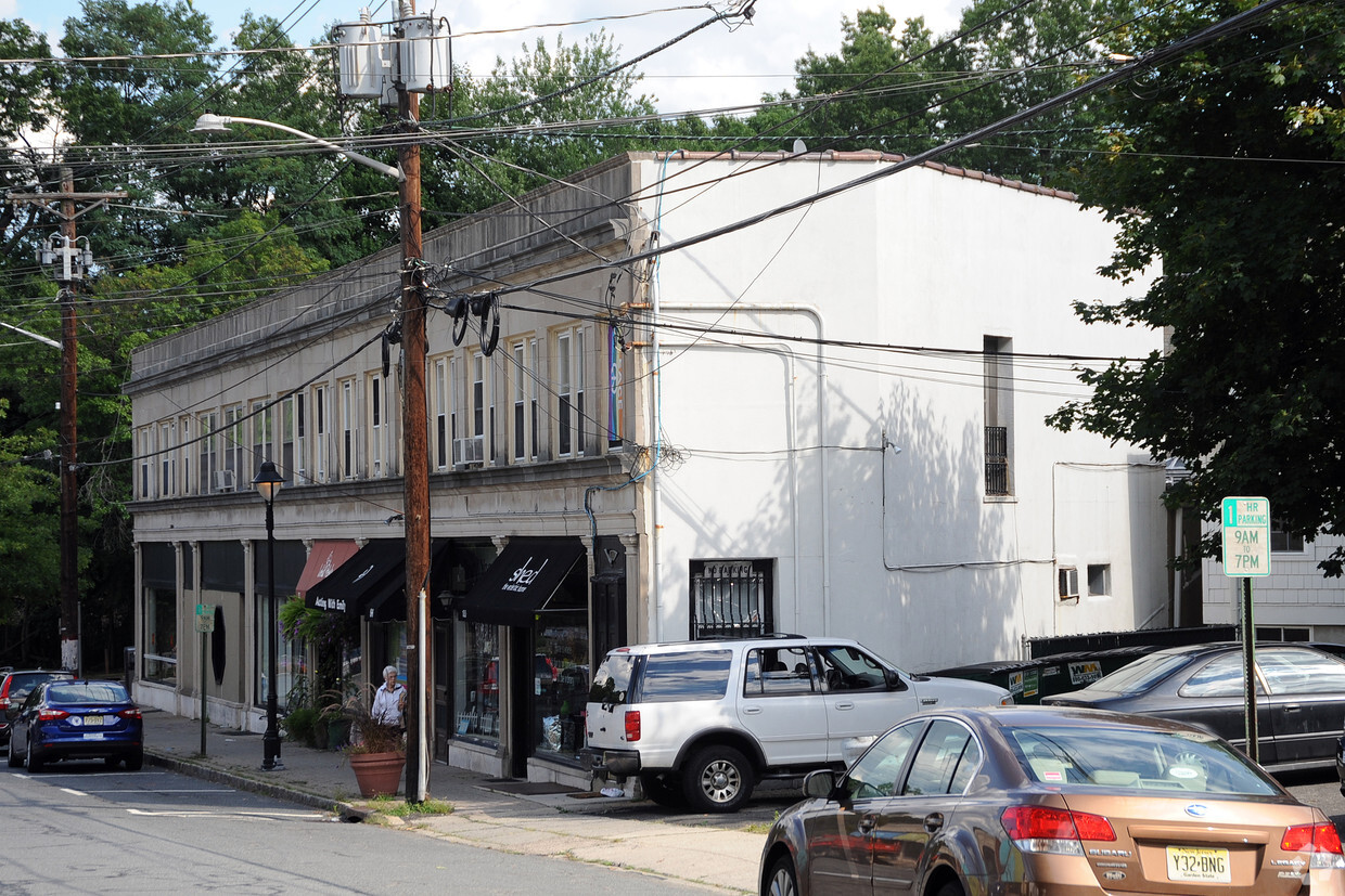 Building Photo - Maplewood Apartments