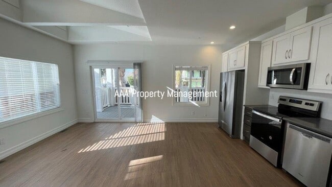 Building Photo - Walnut Creek, Beautiful 2 bedroom 2 bathroom home, Great location!