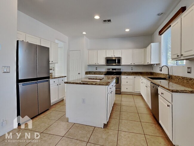 Foto del edificio - 22032 N 33rd Dr