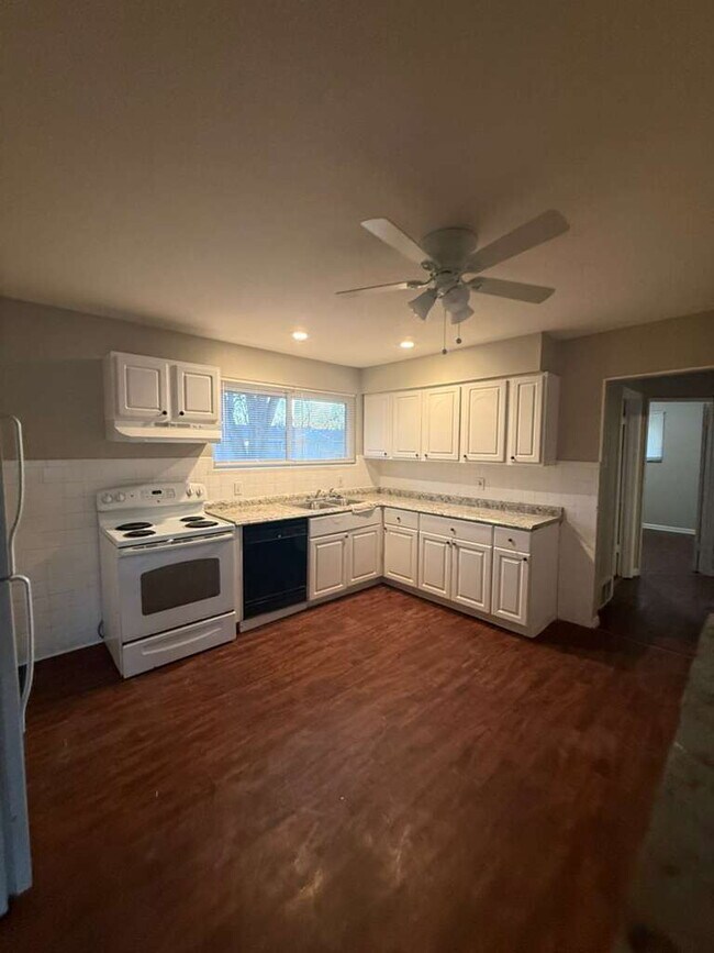 Foto del edificio - "Charming 3-Bedroom Gem on Walker Avenue – Cozy Living in St. Louis!"  Section 8 Welcome