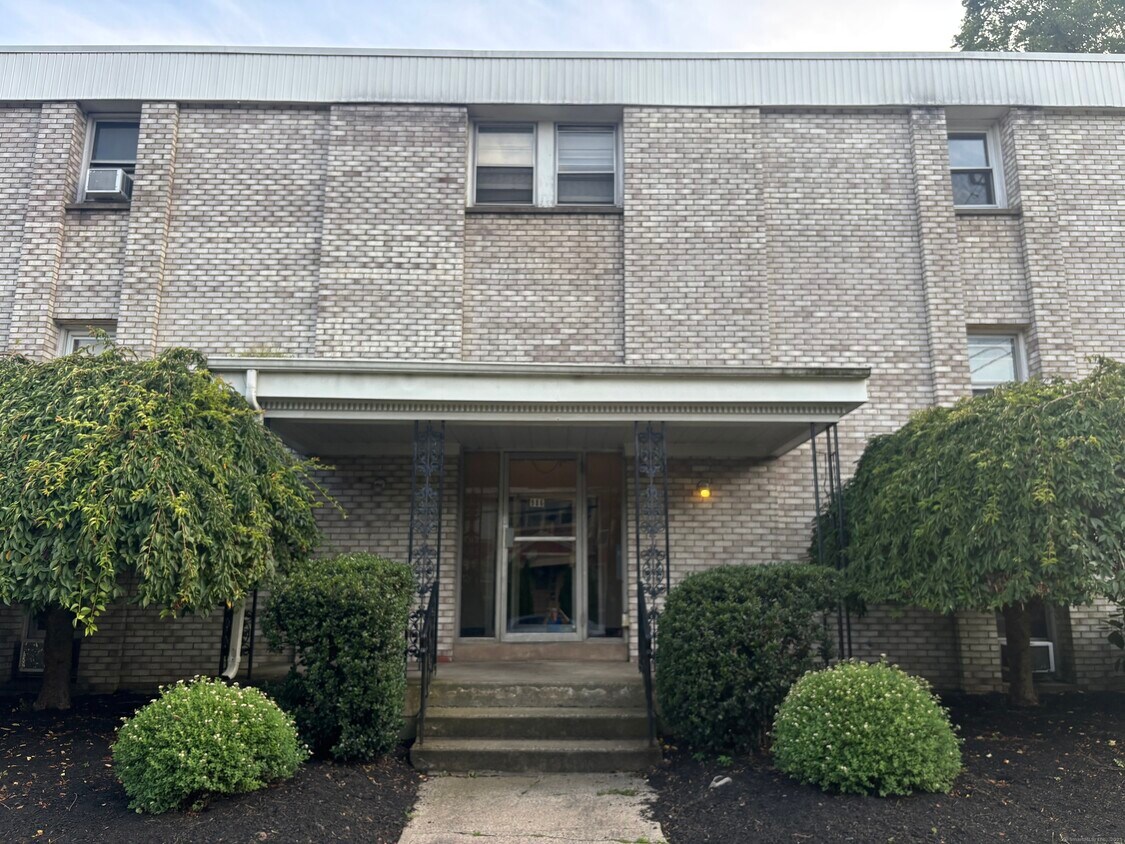 Foto principal - 986 Whalley Ave