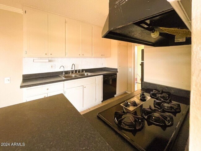 Foto del edificio - 6767 N 7th St