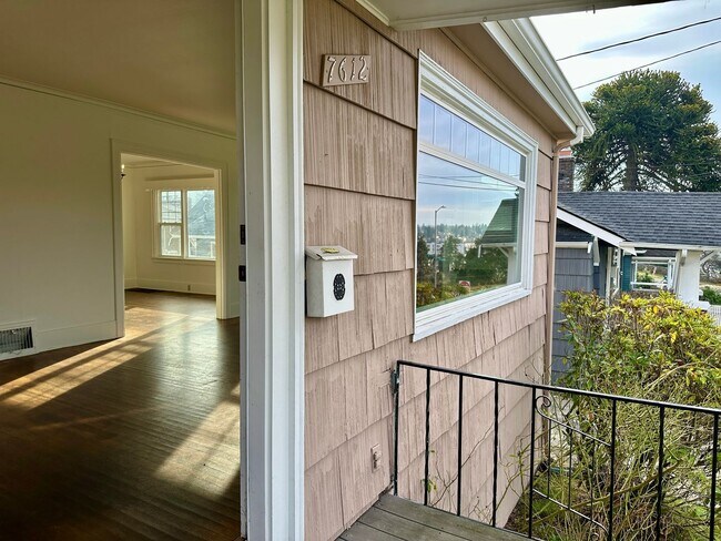 Foto del edificio - Maple Leaf 3 bedroom