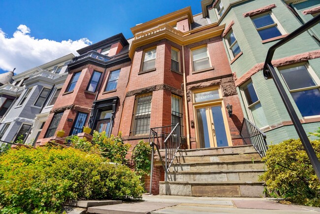 Professionally Managed// 3 Bedroom 2 Bathroom Condo // Kalorama/Dupont Circle// 1 Parking Spot In... - Professionally Managed// 3 Bedroom 2 Bathroom Condo // Kalorama/Dupont Circle// 1 Parking Spot In...