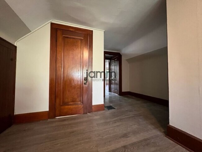 Foto del edificio - 2181 Edgewood Rd