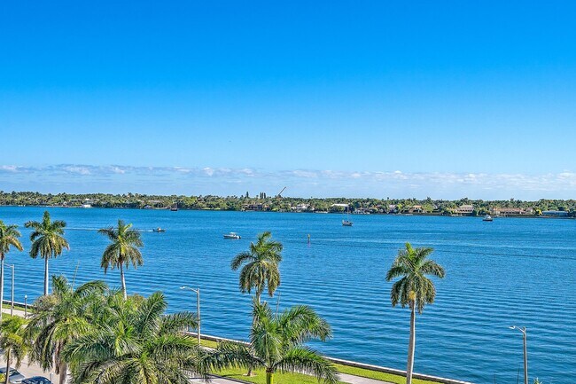 Foto del edificio - 1801 N Flagler Dr