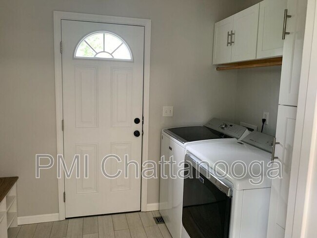 Foto del edificio - 9307 Bill Reed Rd