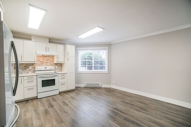 Building Photo - 45655-45655 McIntosh Dr